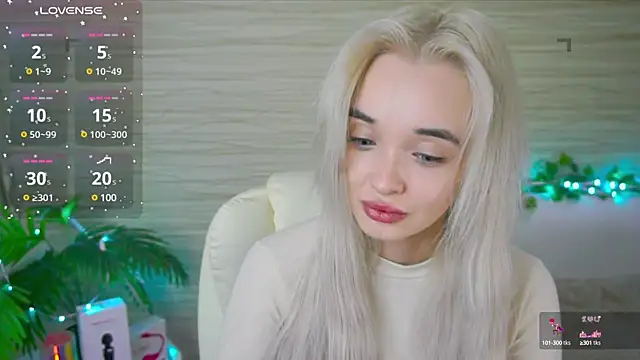 Snapshot of Ashley_S chatting on March 18, 2025, 11:09 pm Ashley S online show from March 18, 2025, 11:09 pm