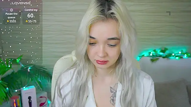 Snapshot of Ashley_S chatting on March 10, 2025, 11:06 pm Ashley S online show from March 10, 2025, 11:06 pm