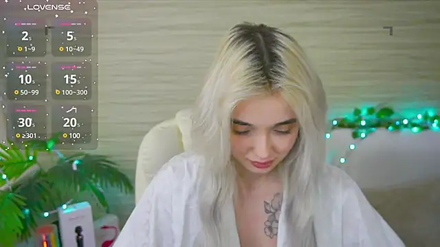 Snapshot of Ashley_S chatting on March 8, 2025, 5:28 am Ashley S online show from March 8, 2025, 5:28 am