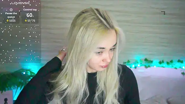 Snapshot of Ashley_S chatting on September 17, 2025, 11:29 pm Ashley S online show from September 17, 2025, 11:29 pm