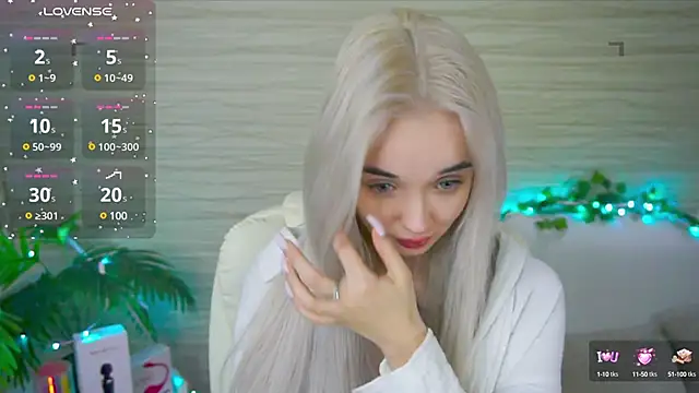 Snapshot of Ashley_S chatting on March 18, 2025, 2:18 am Ashley S online show from March 18, 2025, 2:18 am