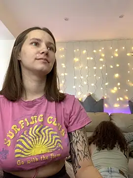 Snapshot of HotCaramellsTV chatting on October 8, 2025, 9:11 am HotCaramellsTV online show from October 8, 2025, 9:11 am