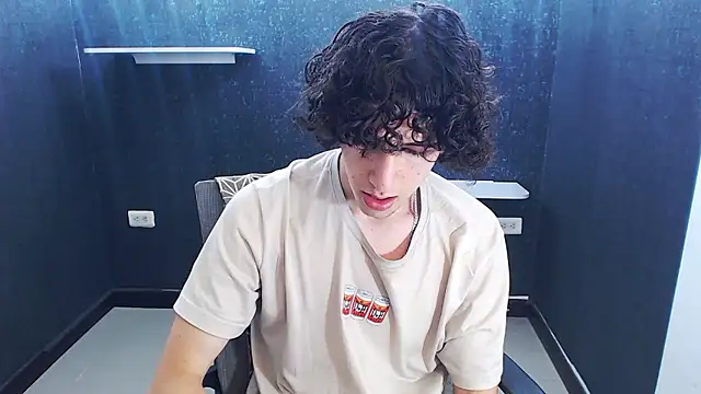 Kerverr  online show from December 18, 2025, 3:05 pm