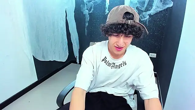 Kerverr  online show from October 11, 2025, 8:21 pm