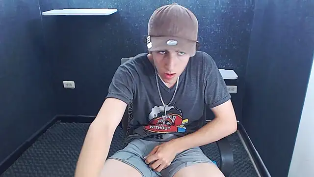 Kerverr  online show from November 20, 2025, 8:31 pm