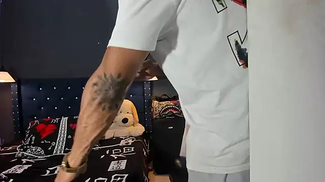 Snapshot of Salomon_koude chatting on February 19, 2026, 7:33 pm Salomon koude online show from February 19, 2026, 7:33 pm