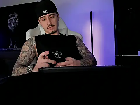 uptomatty online show from November 3, 2025, 9:35 am