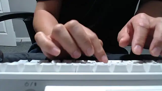 Snapshot of nimirole chatting on September 27, 2025, 2:23 pm nimirole online show from September 27, 2025, 2:23 pm