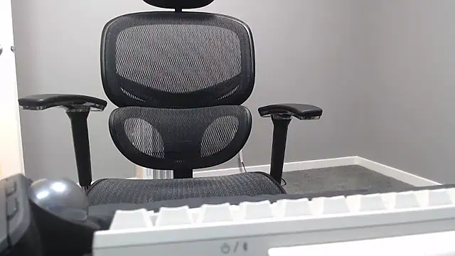 Snapshot of nimirole chatting on November 3, 2025, 4:10 pm nimirole online show from November 3, 2025, 4:10 pm