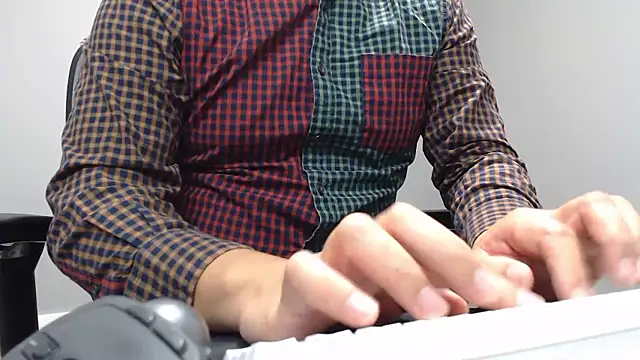 Snapshot of nimirole chatting on October 9, 2025, 2:28 pm nimirole online show from October 9, 2025, 2:28 pm