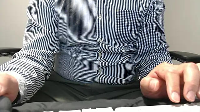 Snapshot of nimirole chatting on September 29, 2025, 4:01 pm nimirole online show from September 29, 2025, 4:01 pm