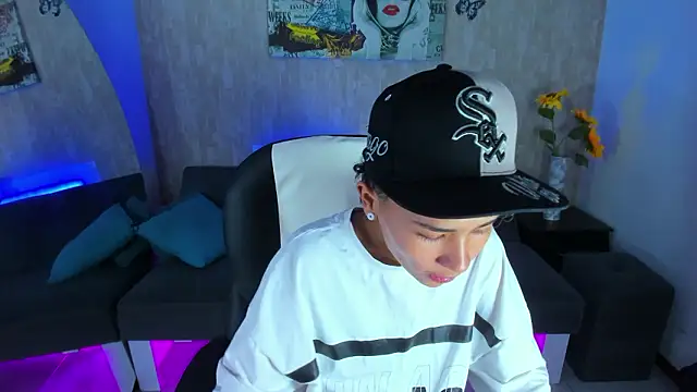 nova sex01 online show from March 3, 2026, 4:52 am