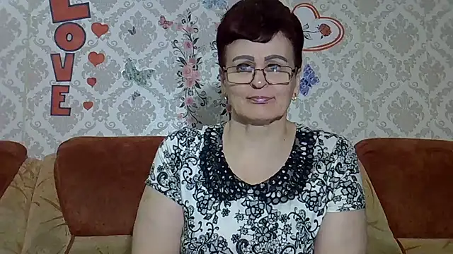 Snapshot of PaulaGolden chatting on July 5, 2026, 7:21 pm PaulaGolden online show from July 5, 2026, 7:21 pm