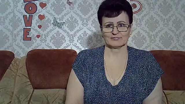 PaulaGolden online show from December 2, 2025, 8:27 am