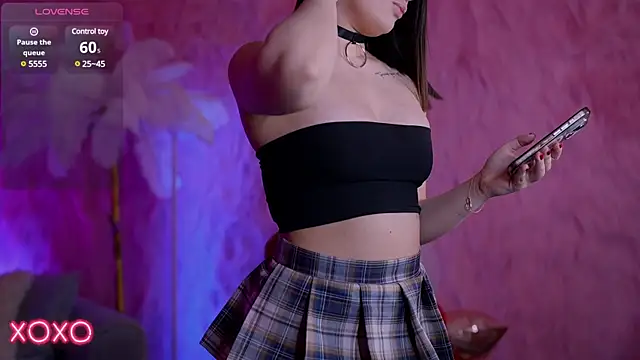 YourLolaBunny online show from February 12, 2025, 7:56 pm