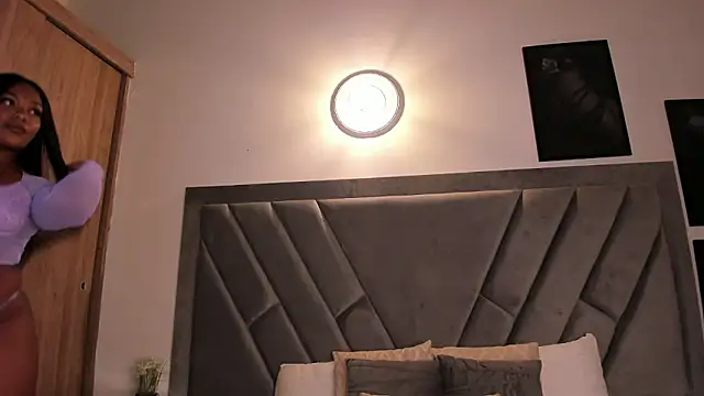 brenda nova18 online show from February 3, 2026, 9:20 pm