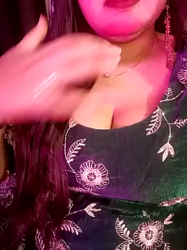 Suhanakhan00 online show from April 10, 2026, 8:10 am