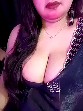 Suhanakhan00 online show from April 17, 2026, 8:06 am