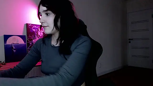 Princess Shy    online show from November 17, 2025, 12:31 pm