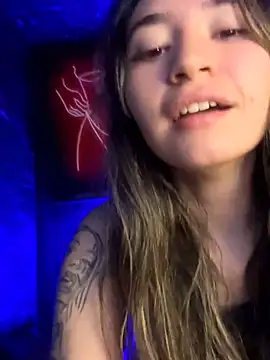 Snapshot of Sophie_LS chatting on September 18, 2025, 12:57 am Sophie LS online show from September 18, 2025, 12:57 am