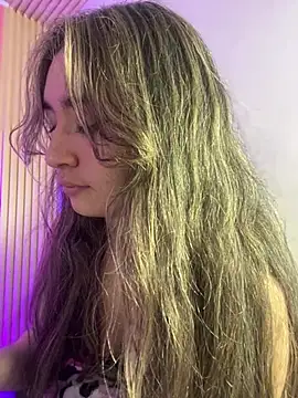 Snapshot of Sophie_LS chatting on March 5, 2025, 4:56 am Sophie LS online show from March 5, 2025, 4:56 am