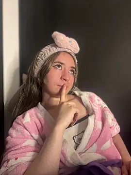 Snapshot of Sophie_LS chatting on February 28, 2025, 7:26 am Sophie LS online show from February 28, 2025, 7:26 am