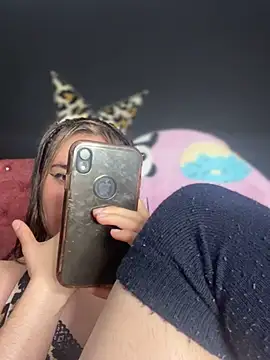 Snapshot of Sophie_LS chatting on March 17, 2025, 4:19 am Sophie LS online show from March 17, 2025, 4:19 am