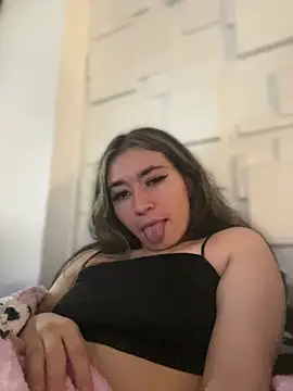 Snapshot of Sophie_LS chatting on March 5, 2025, 1:52 am Sophie LS online show from March 5, 2025, 1:52 am