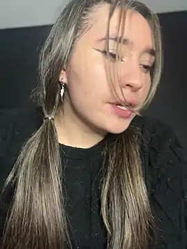 Snapshot of Sophie_LS chatting on March 17, 2025, 7:24 am Sophie LS online show from March 17, 2025, 7:24 am