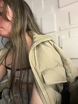 Snapshot of Sophie_LS chatting on February 27, 2025, 9:29 am Sophie LS online show from February 27, 2025, 9:29 am