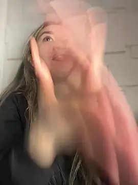 Snapshot of Sophie_LS chatting on February 26, 2025, 4:30 am Sophie LS online show from February 26, 2025, 4:30 am