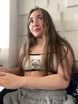 Snapshot of Sophie_LS chatting on February 27, 2025, 12:34 pm Sophie LS online show from February 27, 2025, 12:34 pm