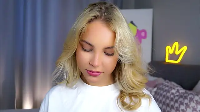 Snapshot of AftonConnett chatting on October 4, 2025, 1:07 am AftonConnett online show from October 4, 2025, 1:07 am