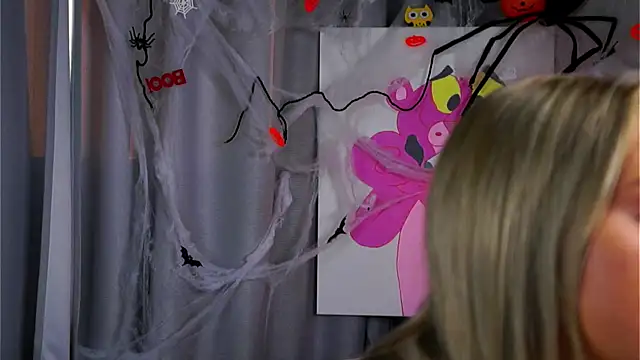 Snapshot of AftonConnett chatting on November 1, 2025, 1:12 am AftonConnett online show from November 1, 2025, 1:12 am