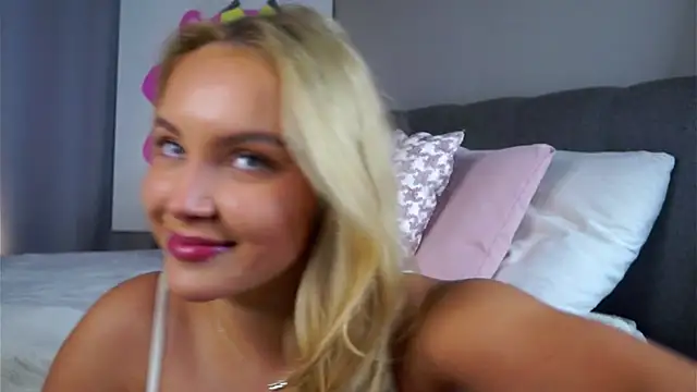 Snapshot of AftonConnett chatting on October 5, 2025, 1:07 am AftonConnett online show from October 5, 2025, 1:07 am