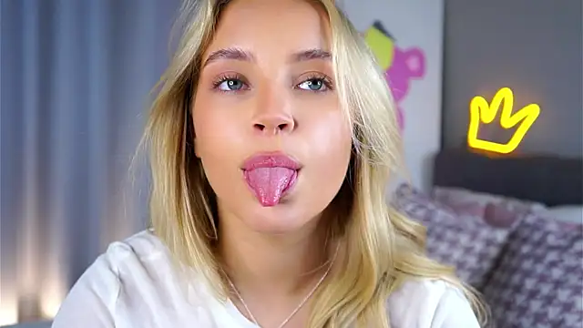 Snapshot of AftonConnett chatting on October 7, 2025, 1:17 am AftonConnett online show from October 7, 2025, 1:17 am