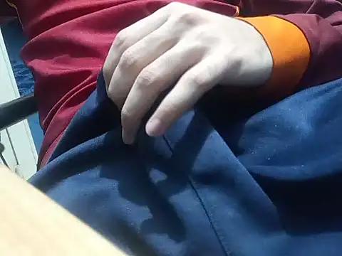 SALLY OMAR  online show from April 4, 2026, 8:04 pm