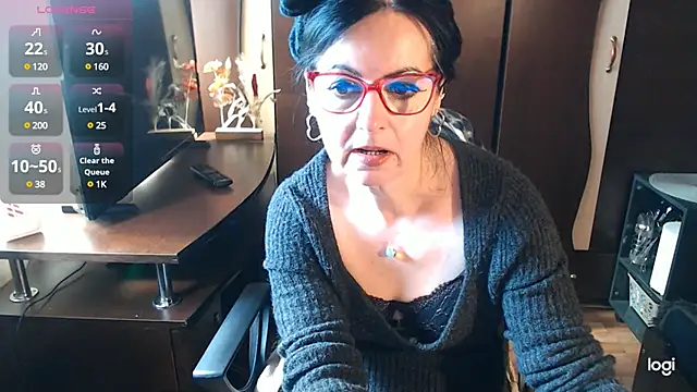 Snapshot of exymilf_ chatting on February 25, 2025, 11:32 am exymilf online show from February 25, 2025, 11:32 am