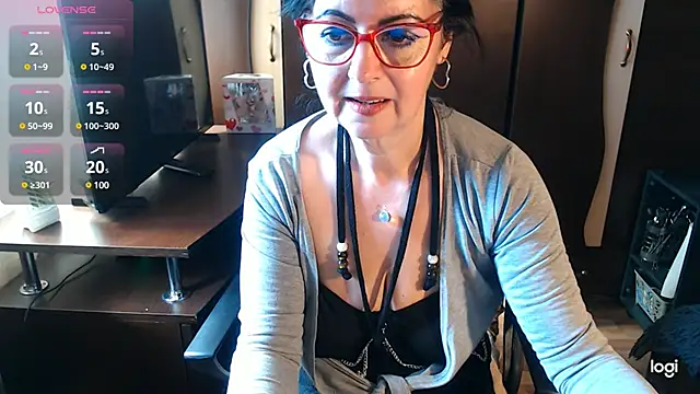 Snapshot of exymilf_ chatting on March 4, 2025, 11:29 am exymilf online show from March 4, 2025, 11:29 am