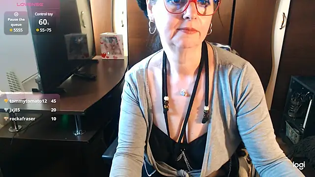 Snapshot of exymilf_ chatting on March 4, 2025, 2:32 pm exymilf online show from March 4, 2025, 2:32 pm