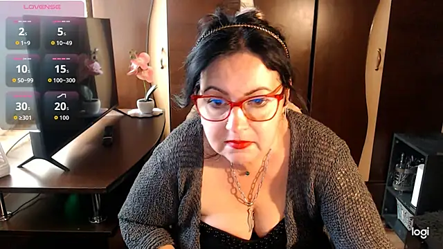 Snapshot of exymilf_ chatting on October 15, 2025, 11:29 am exymilf  online show from October 15, 2025, 11:29 am