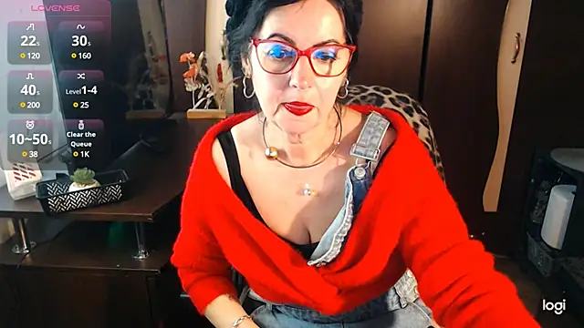 Snapshot of exymilf_ chatting on February 18, 2025, 12:28 pm exymilf online show from February 18, 2025, 12:28 pm