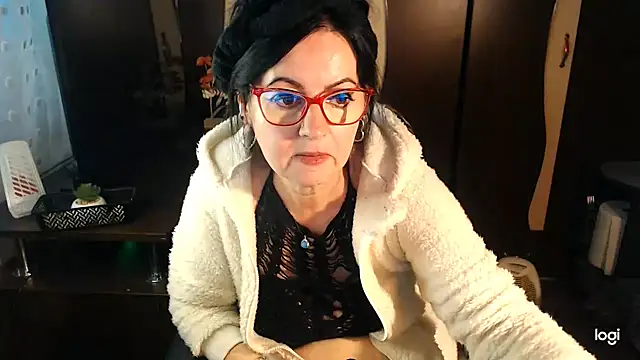 Snapshot of exymilf_ chatting on February 17, 2025, 2:28 pm exymilf online show from February 17, 2025, 2:28 pm