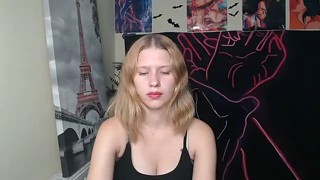 Snapshot of StellaCRL chatting on October 17, 2025, 5:37 pm StellaCRL online show from October 17, 2025, 5:37 pm