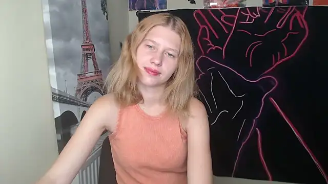 Snapshot of StellaCRL chatting on September 24, 2025, 6:09 am StellaCRL online show from September 24, 2025, 6:09 am