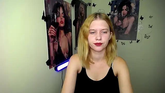 Snapshot of StellaCRL chatting on October 3, 2025, 6:09 pm StellaCRL online show from October 3, 2025, 6:09 pm