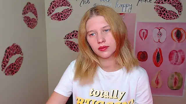 Snapshot of StellaCRL chatting on September 20, 2025, 6:24 pm StellaCRL online show from September 20, 2025, 6:24 pm