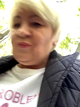 Laura Millf online show from September 28, 2025, 12:01 pm