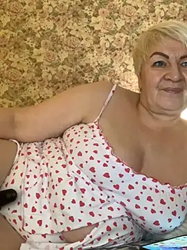 Laura Millf online show from January 24, 2025, 5:53 pm