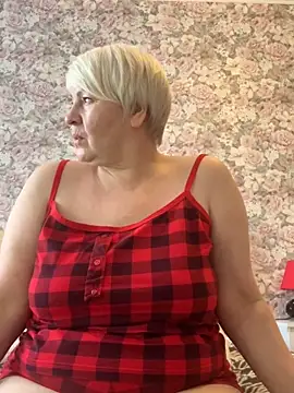 Laura Millf online show from February 15, 2025, 7:49 am